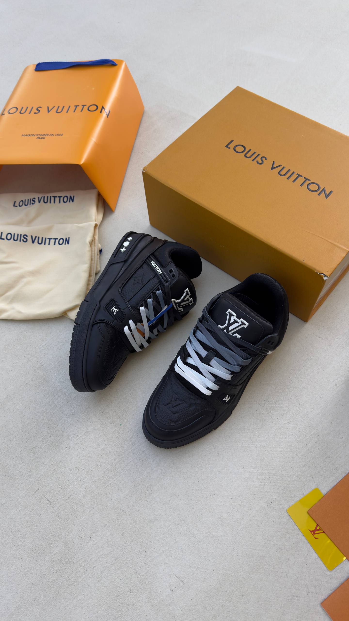 ⚫️ LOUIS VUITTON LV ⚫️ لویی ویتون